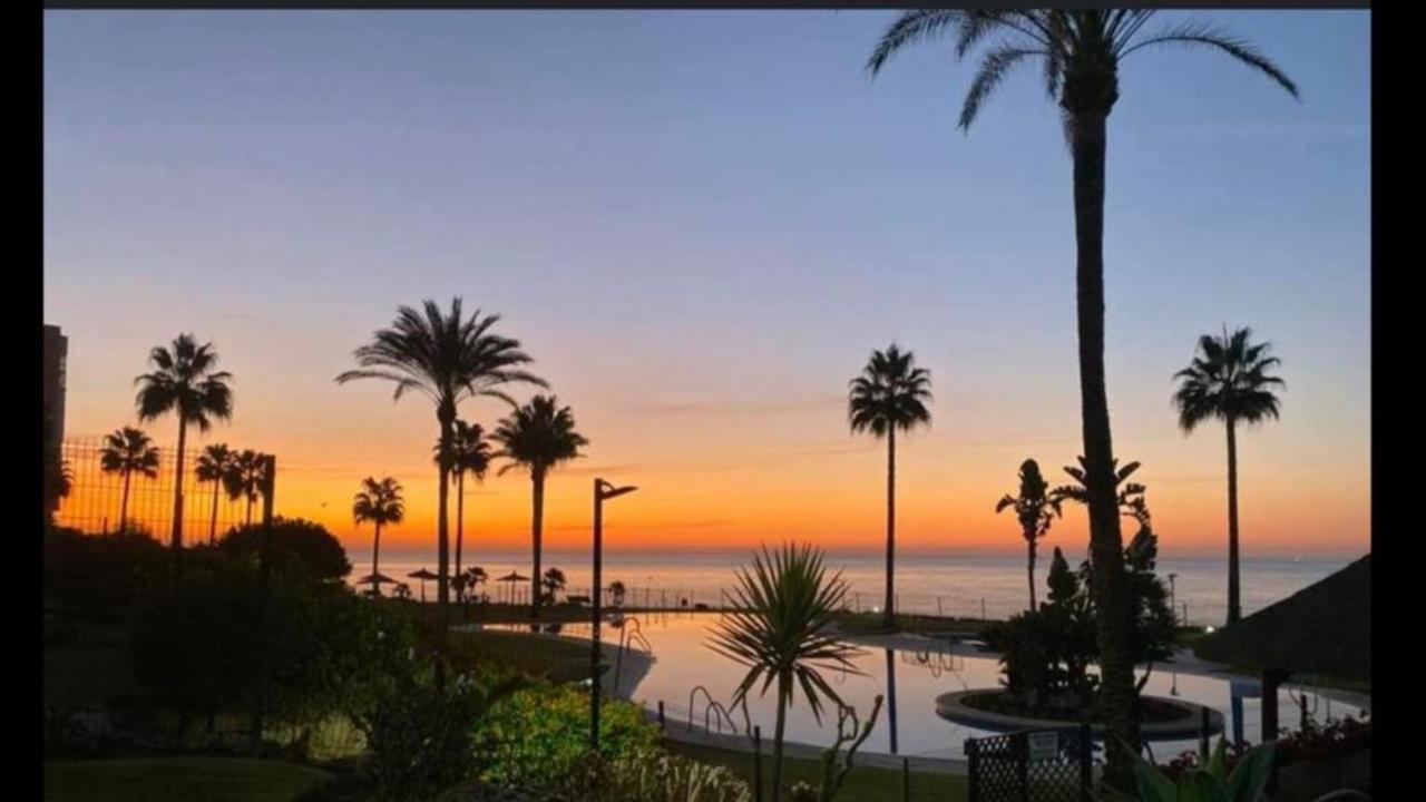 Mi Capricho 3-5 Beachfront- Apartment With Sea Views In Costa Del Sol Sitio de Calahonda Bagian luar foto